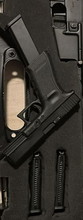 Bild für Glock 17 gen 4 met Extended mag en twee mags inclusief holster