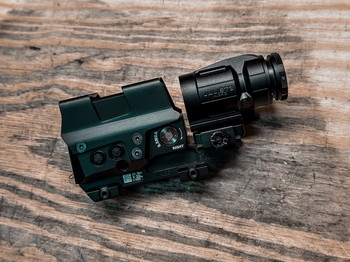 Afbeelding 2 van Romeo8T + Magnifier & Riser