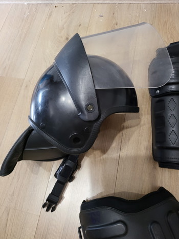 Image 2 for Volledige set riot gear incl helm!