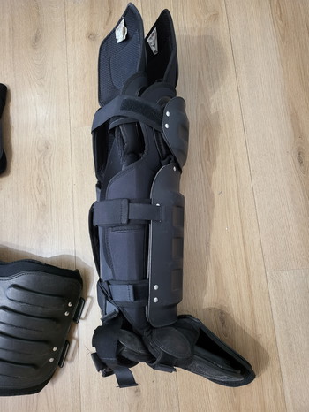 Image 4 for Volledige set riot gear incl helm!