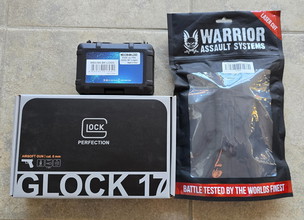 Image for Glock 17 Gen 5 GBB + flashlight replica+ holster