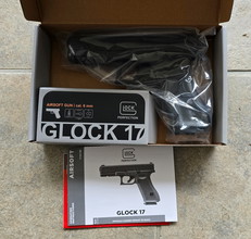 Imagen para Glock 17 Gen 5 GBB + flashlight replica+ holster