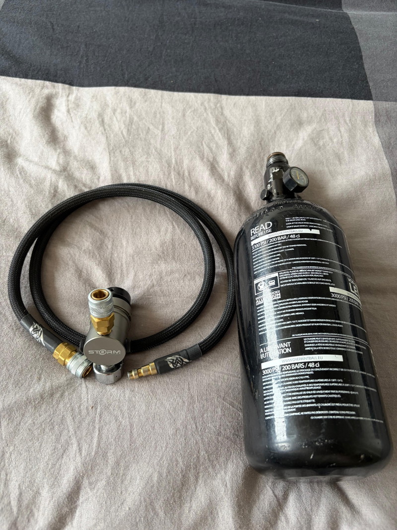 Zdjęcie 1 – Complete HPA-set: Storm Category 5 regulator + Wolverine line + Dye 0,8 L tank