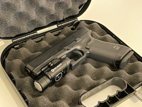 Imagen para ONGEBRUIKT | Glock 17 gen 5 (gas) met Olight en  originele koffer