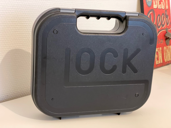 Afbeelding 3 van ONGEBRUIKT | Glock 17 gen 5 (gas) met Olight en  originele koffer