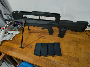 Image 2 for Custom Cybergun F1 EVO Famas met rail en magazijnen