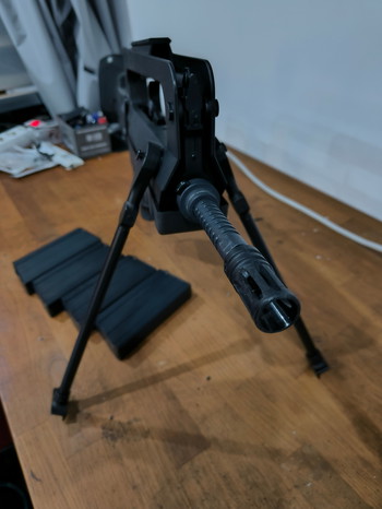 Image 4 for Custom Cybergun F1 EVO Famas met rail en magazijnen