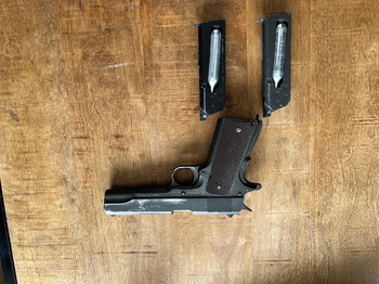 Image 3 pour (Colt) 1911 van cybergun.  Met twee magazijnen (lek)