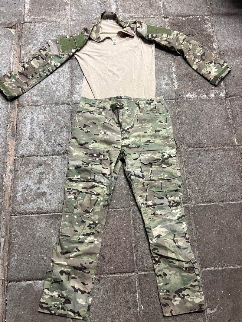Image 1 for Combat shirt & broek ongedragen
