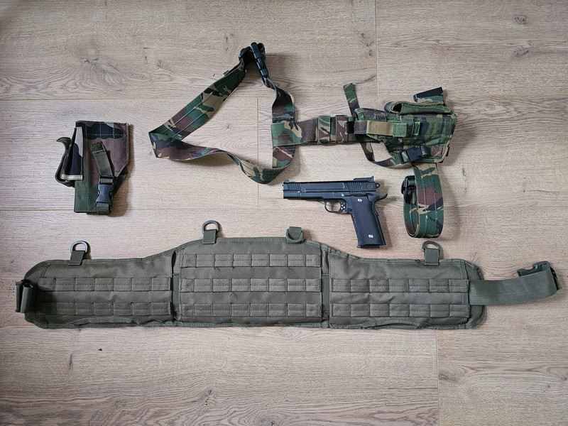 Image 1 pour Opruiming (holsters, belt, spring pistol)