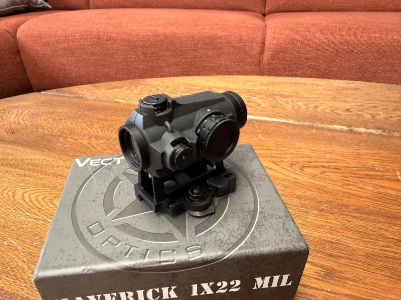 Image 1 for Vector Optics Maverick 1x22 MIL red dot met QD mount