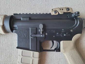 Afbeelding 2 van King Arms/Cybergun S&W Magpul M&P15 (m4/ar15) AEG TAN DE