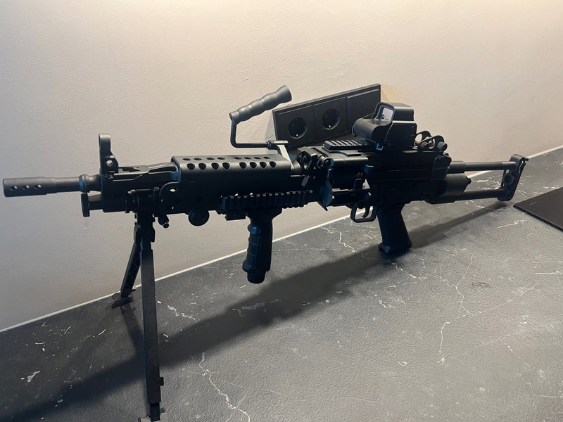 Afbeelding 1 van Cybergun FN minimi M249 para met Red dot en grip