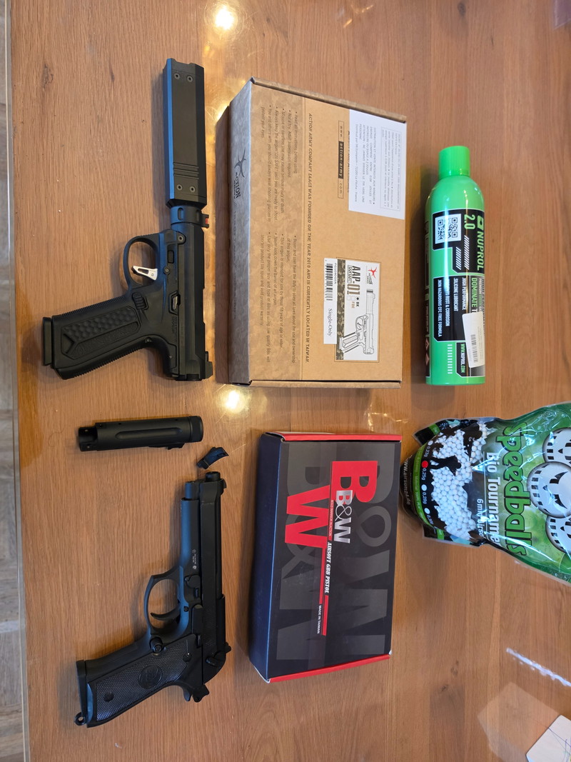 Image 1 for Action Army Aap-01 + M9 beide wie Neu