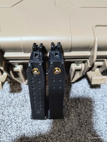 Image 5 for 2 glock g17 magazijnen.