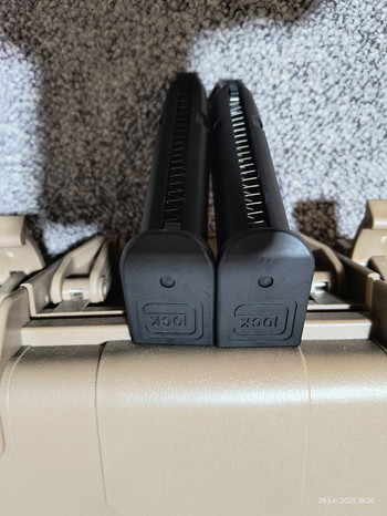 Image 6 for 2 glock g17 magazijnen.
