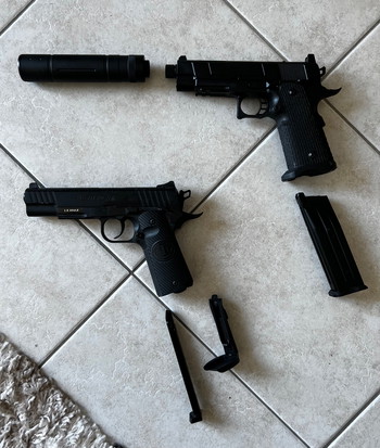 Image 3 pour Un sniper et 2 pistolets
