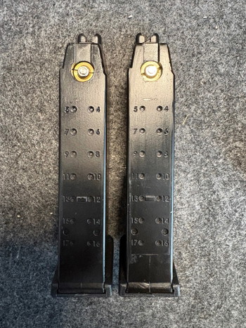 Image 2 for WE Tech Glock 18C GBB Complete Set, 2 Magazijnen, Holster, Green Gas