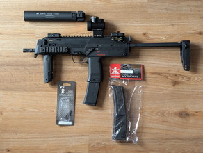 Afbeelding van VFC MP7A1 V2 GBB with Accessoires in very good condition