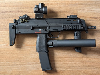 Afbeelding 4 van VFC MP7A1 V2 GBB with Accessoires in very good condition