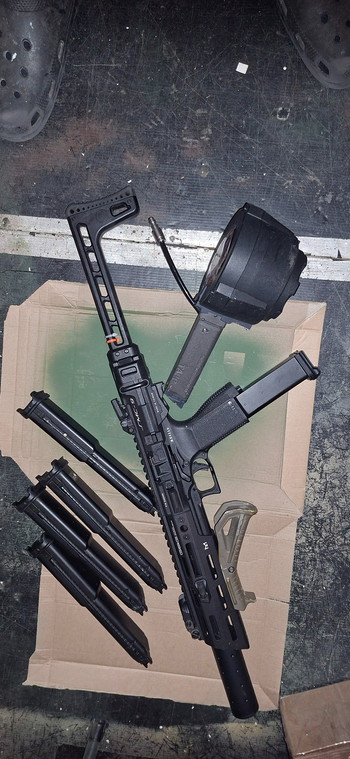 Imagen 3 de SMC9 GBB mit 5 magazine +HPA-Trommel adapter