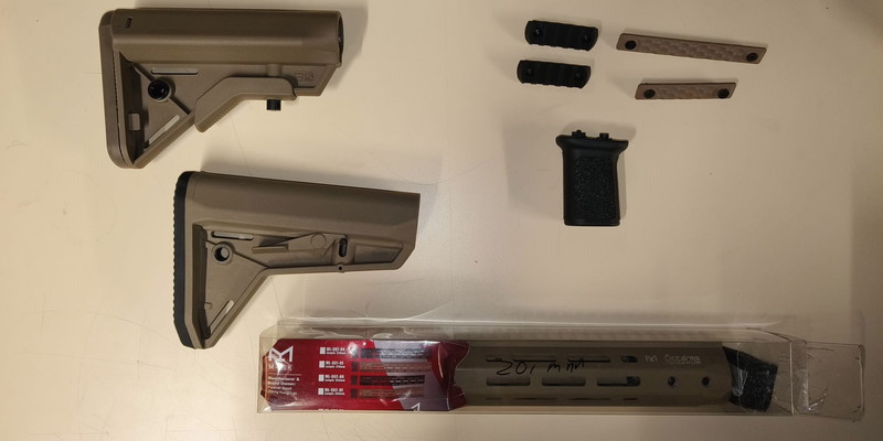 Bild 1 für Externals - Octarms Rail, Magpul MOE SL Stock, Crusader B5 Stock