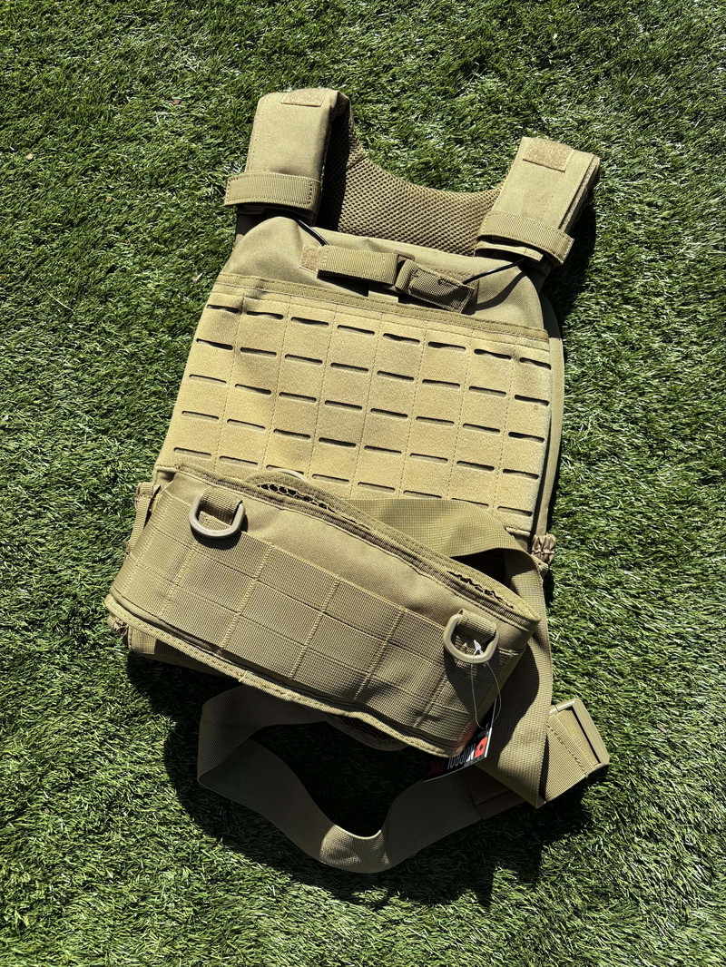 Image 1 pour Nieuwe Plate Carrier in Desert Camo met Nuprol Battle Belt