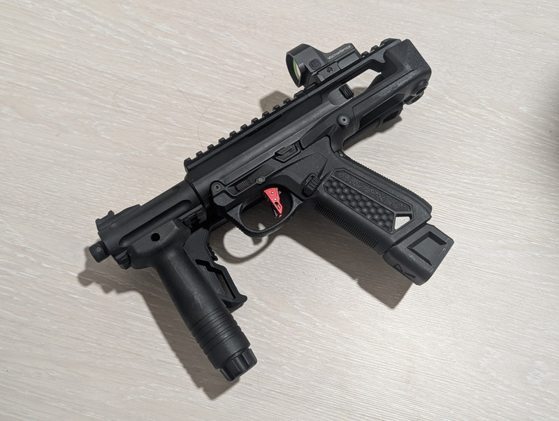 Bild 1 für AAP01 with a light carbine custom.
