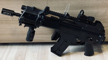 Image 3 for Evolution G36C with internal Tuning Parts 0,49J Set: Airsoft, Tracer, Red Dot (+Protection), High and Mid Cap Magazines, Batteries and Charger, Front Grip, Strap