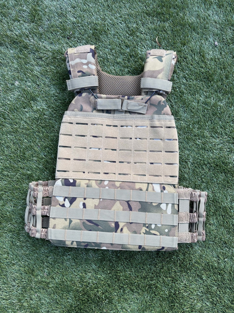 Image 1 for Tactical plate carrier camouflage NIEUW voor 50 euro!