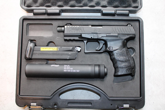 Image pour Walther PPQ M2 met 2 lekvrije CO2 magazijnen + EXTRA Walther PPQ M2 NAVY  in koffer (Defect)