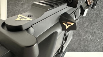 Afbeelding 3 van HK416 Airsoft 0,5 Joule + Red Dot + Dummy Laser | Taran Tactical Optik