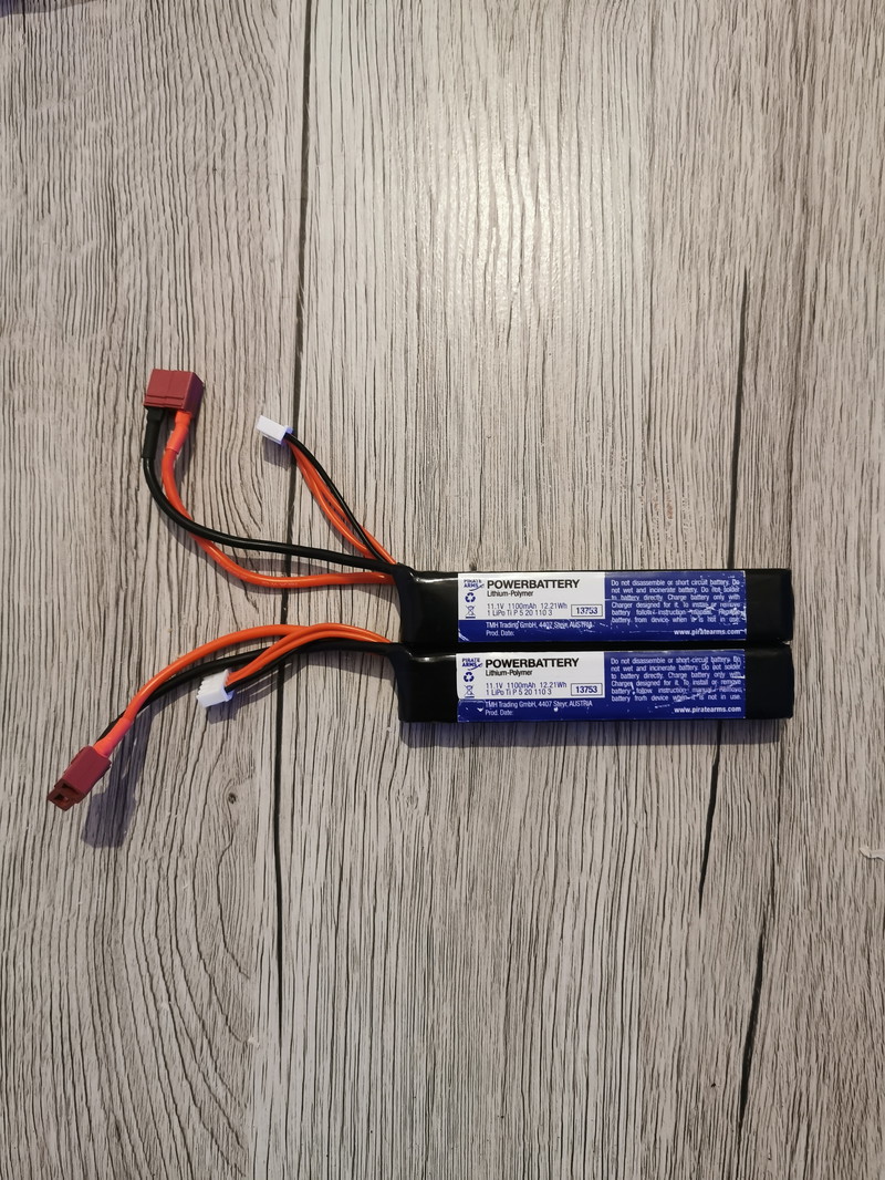 Image 1 pour 11.1V lipo's dean conector