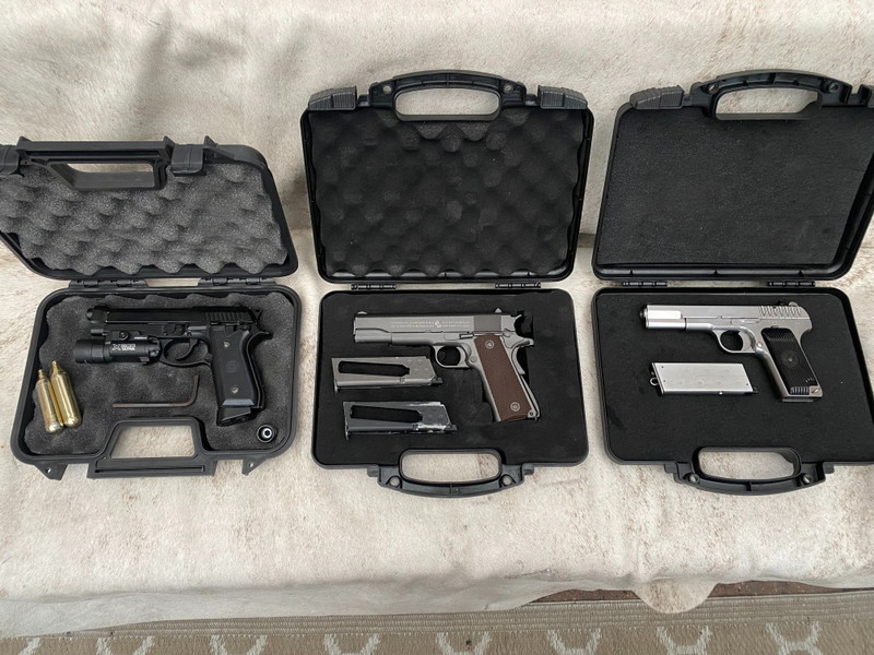 Image 1 for KWC 1911 + KWC Beretta + WE TT-33  + 3 koffers