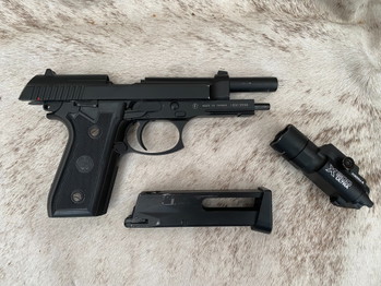 Image 2 for KWC 1911 + KWC Beretta + WE TT-33  + 3 koffers