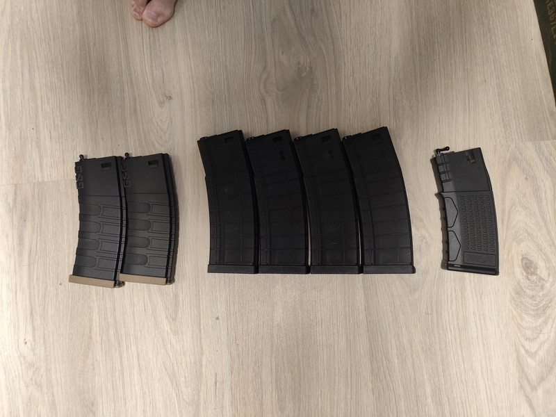 Image 1 pour Lot mid-cap magazijnen,apart of samen te koop(De 2 linkse zijn nieuw)