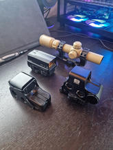 Bild für Verscheidene optics te koop (AIM-O LPVO, AIM-O UH 1 gen 2, 2x Eotech replicas)