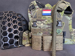 Image for Novritsch plate carrier + weighted plates + originele plates + 3 x m4 pouch + zeer fijne (single point) sling