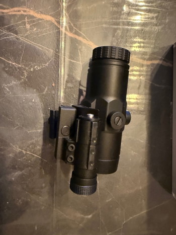 Image 4 for Red dot en magnifier vortex
