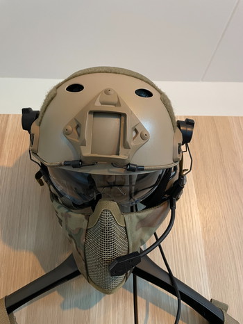 Image 3 for Multicam Vest & Helm met comms