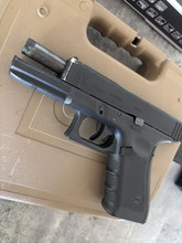 Imagen para Glock 17 GBB - 2 mags - holster  - case - originele doos
