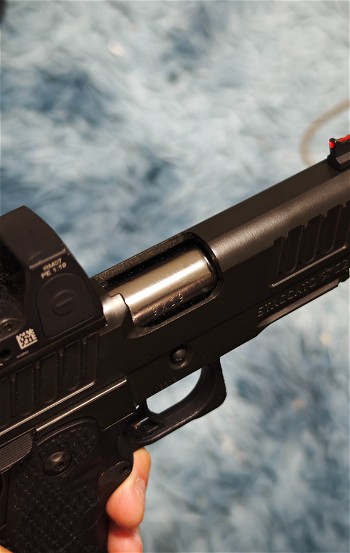 Afbeelding 3 van ARMY Staccato C2 R612 GBB Airsoft ( Thread Barrel / T8 Version ) with Repro RMR