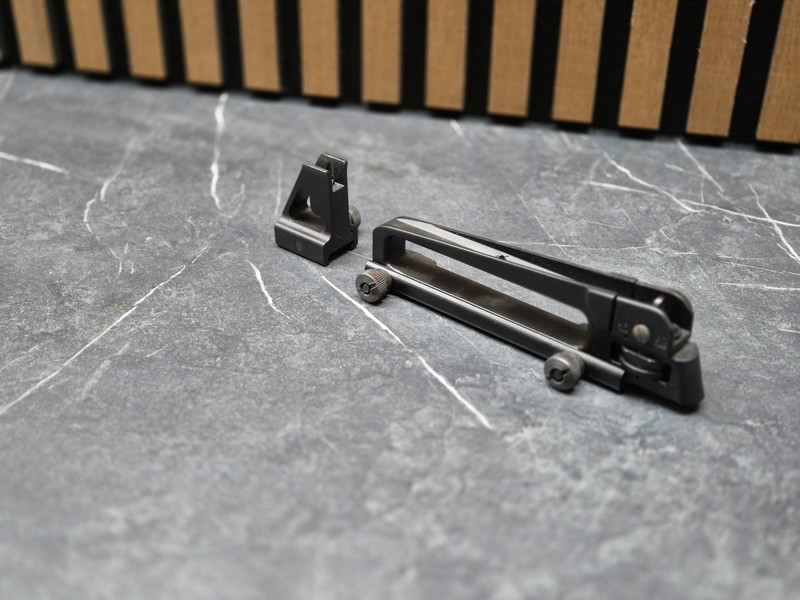Afbeelding 1 van M16/M4 Carry Handle met Front Sight | Full metal