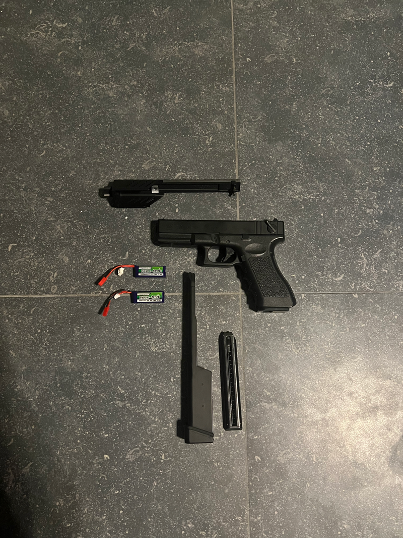 Image 1 pour Tokyo Marui G18C AEP + KJW M9 GBB