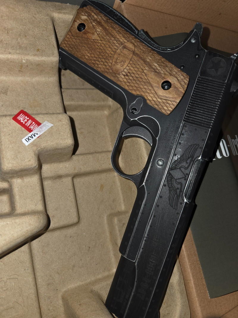 Afbeelding 1 van Cybergun 1911 AO FLY GIRL GBB