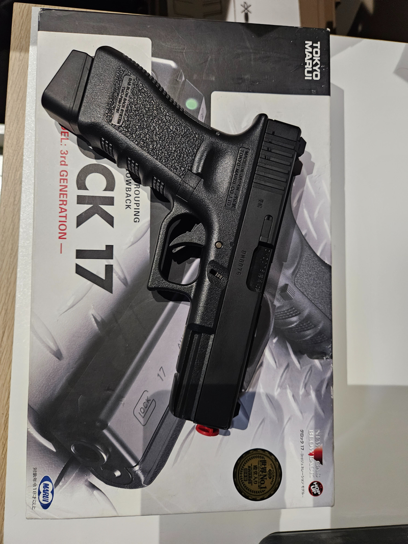 Image 1 for Tokyo marui GLOCK 17 2 mags