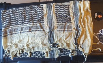 Image pour Shemagh Tan