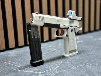 Afbeelding 2 van Hi-Capa 5.1 D.O.R. White Tokyo Marui | GBB | Custom