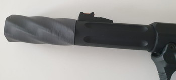 Imagen 3 de AAP 01 BLACK met silencer en magwell en base plate