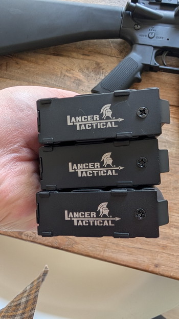 Afbeelding 5 van ARES M16 Full Metal AEG + EFCS MOSFET + 4 Magazijnen